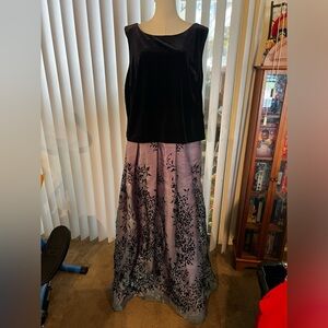 Arianna by Rachel Kaye formal dress in size 22.